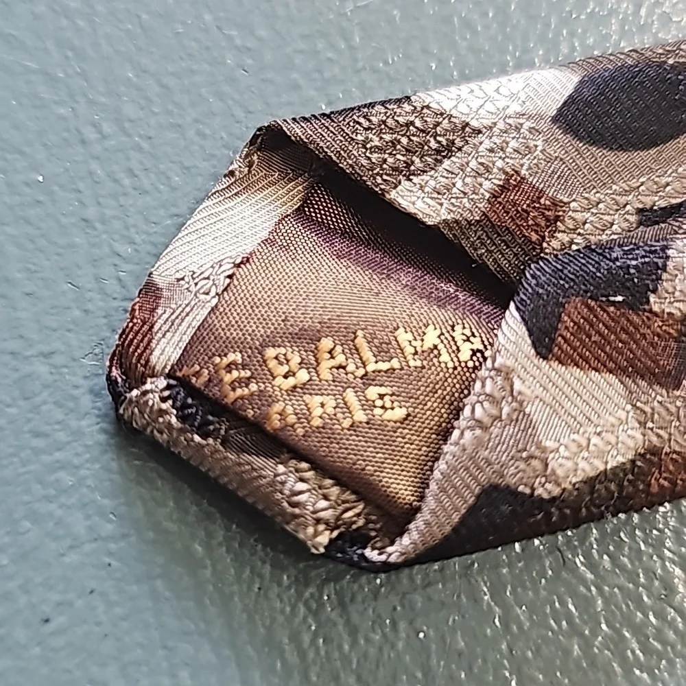 Pierre Balmain mens 200% silk tie. Geometric print‎
